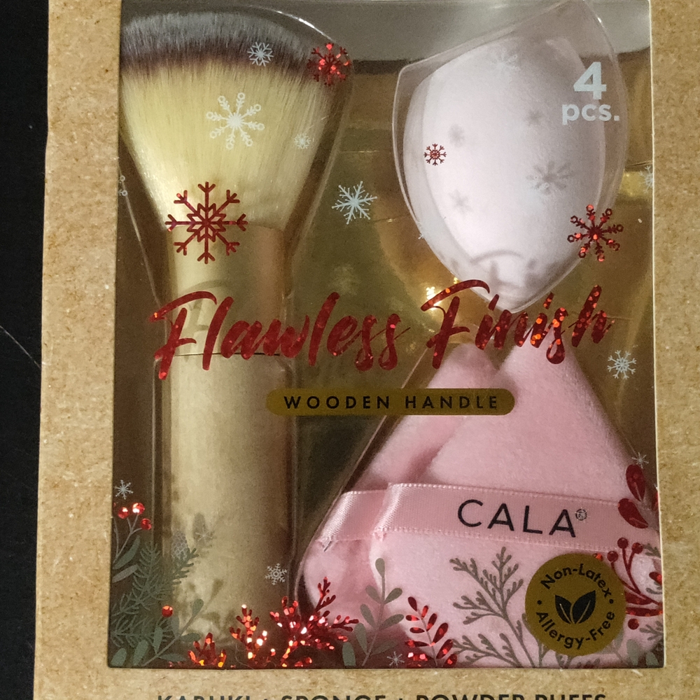FREE BRACELET 👍😊CALA Flawless Finish Makeup Brush and Sponge Set